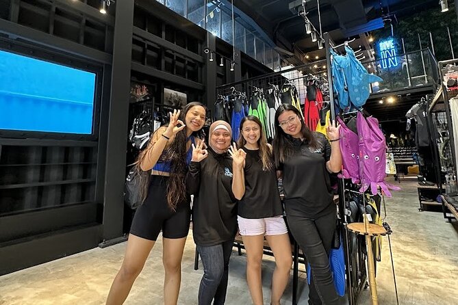Premium Scuba Experience in Regions Largest Dive Tank - Dubai - Eligibility and Restrictions