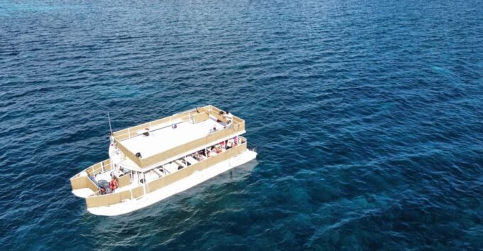 Premium Snacks and Open Bar on the Catamaran - Meeting Point and Departure