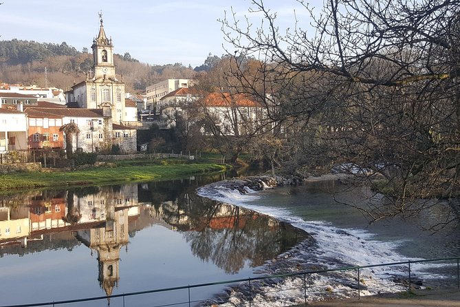 Premium Tour of Porto Santiago Compostela Lunch and Wine Tasting - Inclusions and Exclusions
