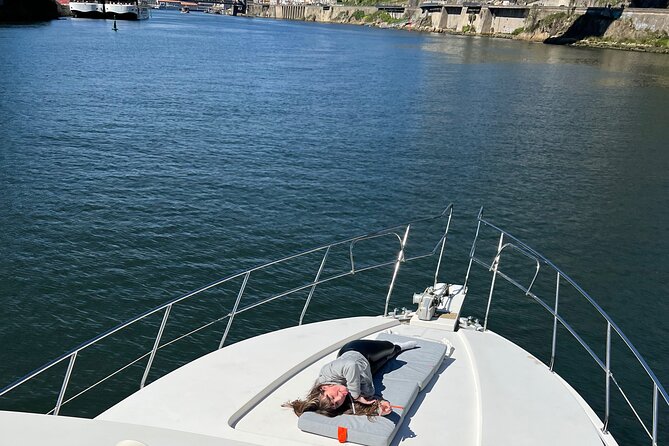 Premium Yacht Tour on the Douro - Luxury Yacht Experience