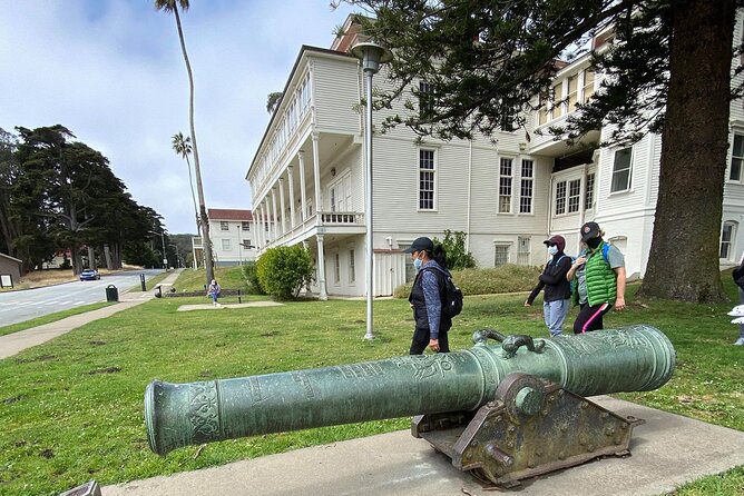 Presidio Walk to the Golden Gate Bridge - Group Size