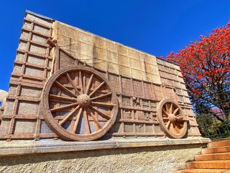 Pretoria: Pretoria City and Lion Park Tour - Visiting Voortrekker Monument