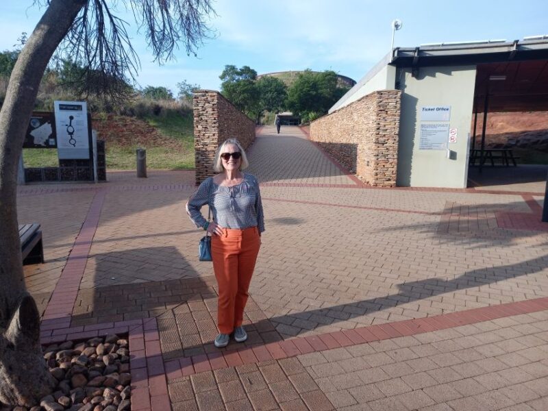 Pretoria/Sandton: Cradle of Humankind and Wonder Caves Tour - Visiting the Wonder Caves