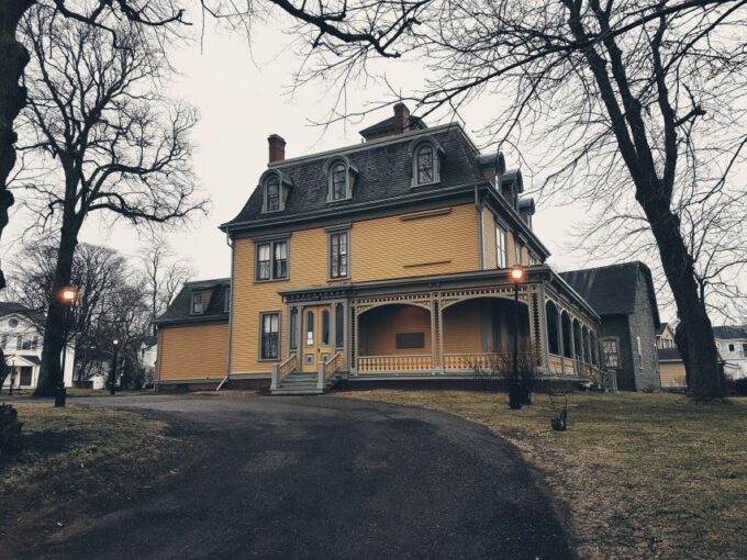 Prince Edward Island: Small Group Charlottetown Walking Tour - Exploring Charlottetowns History