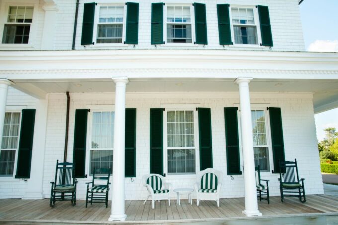 Prince Edward Island: Small Group Charlottetown Walking Tour - Discovering Local Entertainment and Artisan Shops