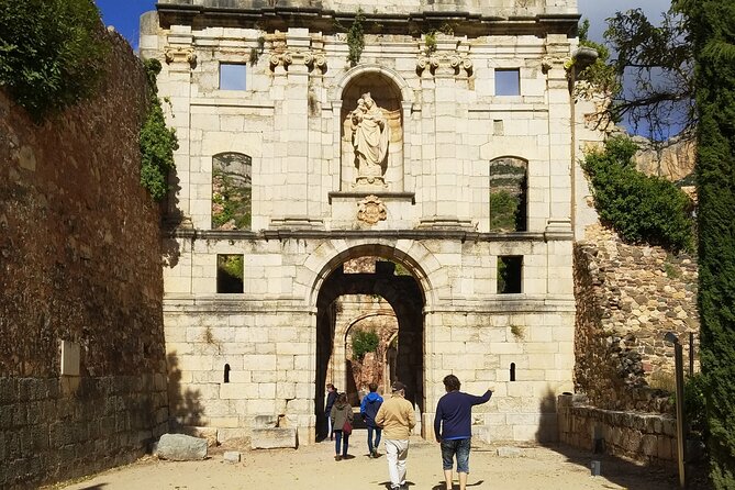 Priorat: 3 Wineries, Olive Oil and Lunch With Hotel Pick-Up - Traveler Reviews and Ratings