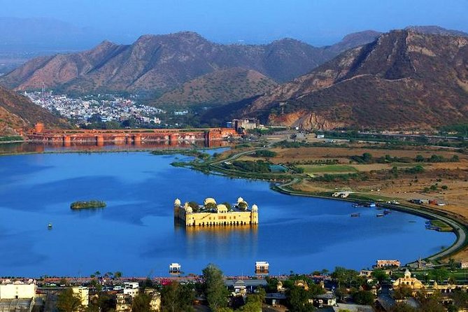 Private 04- Day Luxury Golden Triangle Tour To Agra & Jaipur From New Delhi - Accommodations and Amenities