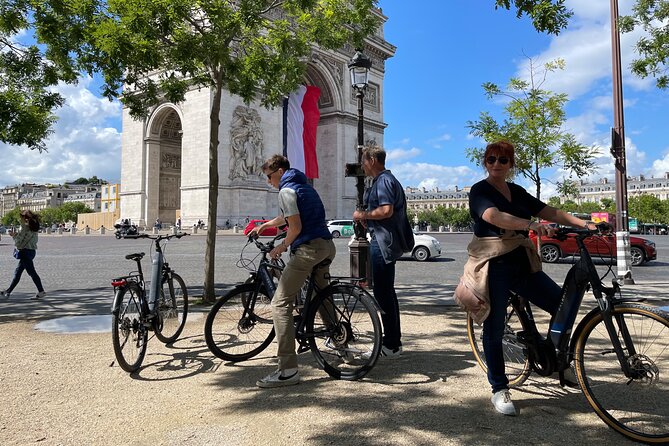 Private 2.5 Hour E-Bike Tour Around Paris - Multilingual Guide Availability