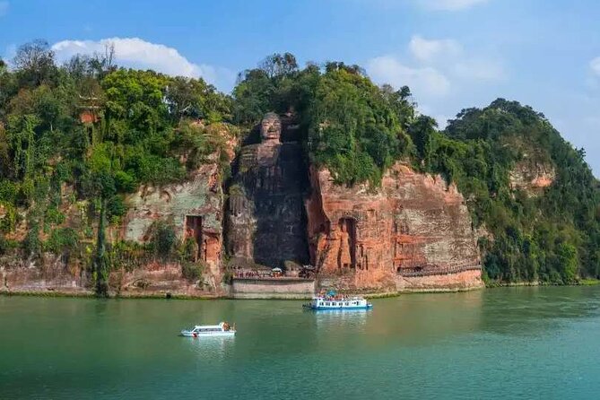Private 2-Day Leshan Giant Buddha and Mt.Emei Tour From Tianjin - Accommodation