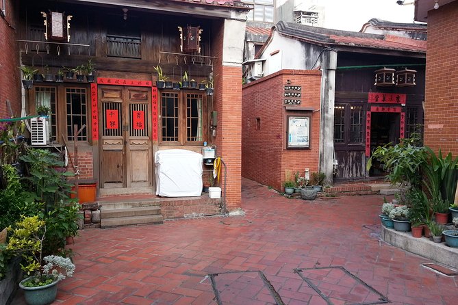Private 2-Day Sun Moon Lake, Puli and Lukang Tour - Included and Excluded