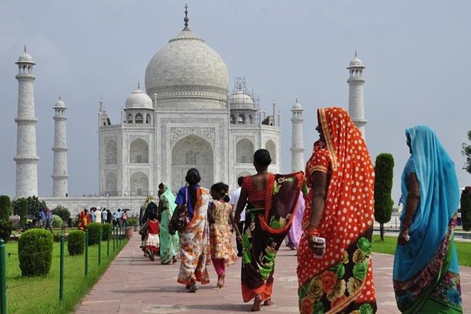 Private 2-Day Tour to Taj Mahal, Agra From Goa With Both Side Commercial Flights - Shopping at Carpet House Agra