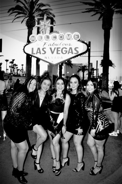 Private 2-Hour LV Limo Tour With Champagne and LV Goodies - Accessibility and Group Options