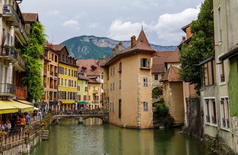 Private 2-Hour Walking Tour of Annecy With Official Guide - Guided by Official Tour Guide