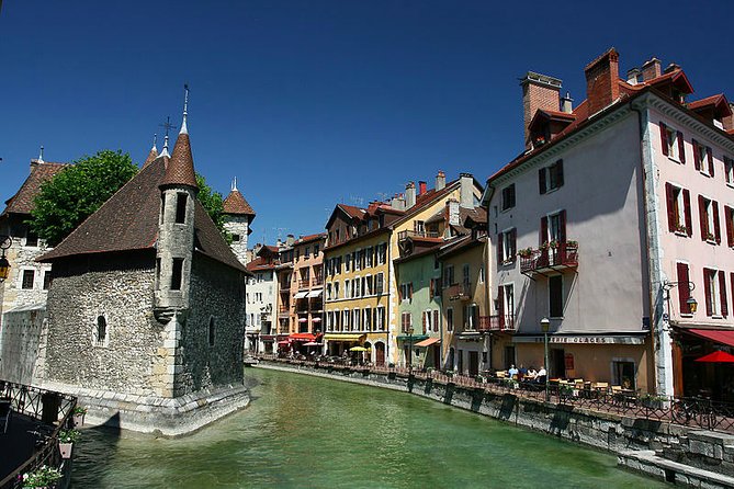 Private 2-Hour Walking Tour of Annecy With Official Tour Guide - Private Walking Tour of Historical Center