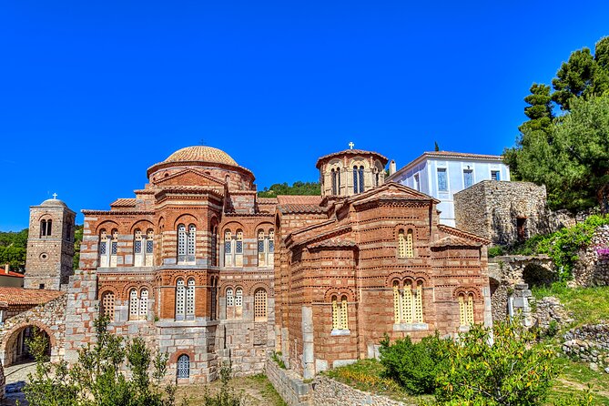 Private 2Days Trip to Delphi, Arachova Hosios Loukas & Thermopylae Tour - Accessibility and Participation
