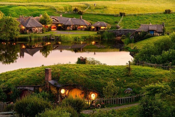 Private 3 Days Tour From Auckland: Hobbiton, Hamilton, Rotorua & Waitomo Caves - Accommodation and Inclusions