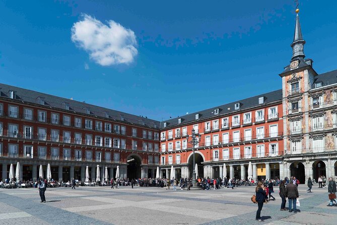 Private 3-Hour Group Tour in Madrid - Meeting and Pickup