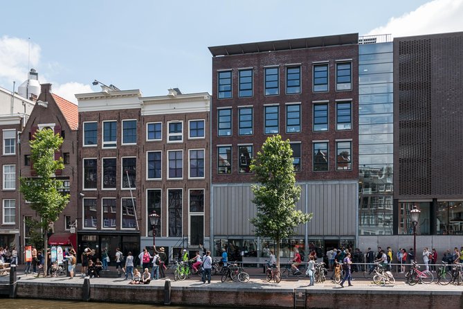 Private 3-Hour Walking Tour in Amsterdam With Official Tour Guide - Tour Features