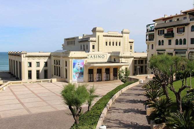 Private 3-Hour Walking Tour of Biarritz With Official Tour Guide - Reviews and Feedback