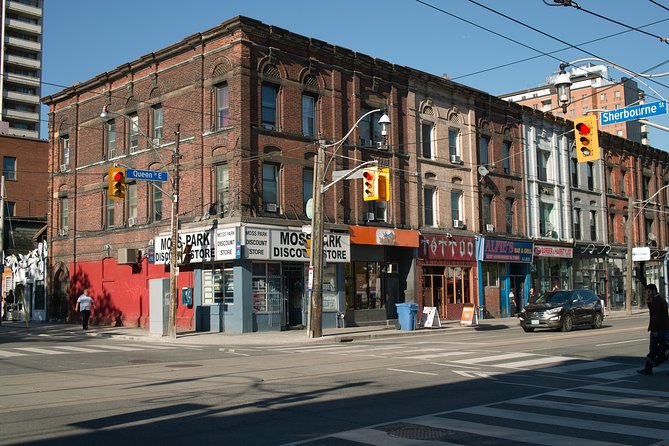 Private 3-Hour Walking Tour of Toronto With Licensed Tour Guide - Public Transportation Accessibility