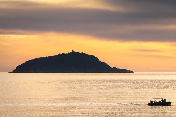 Private 3 Hours Sunset Boat Tour to Golfo Dei Poeti - Tour Overview