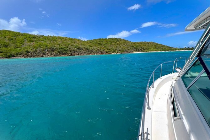 Private 30 Boat Charter for up to 6 Passengers to Icacos Island - Included Amenities