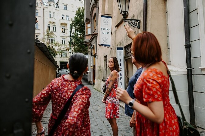 Private: 3h Stories of Prague Jewish Quarter Tour, Snack Included - Visiting Jewish Sights