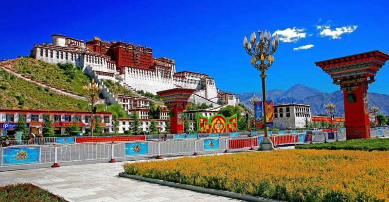 Private 4-Day Lhasa Tour Including Airport Pickup - Key Points