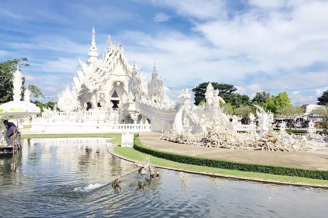 Private 4 Day Tour in Chiang Mai and Chiang Rai - Meeting and Pickup