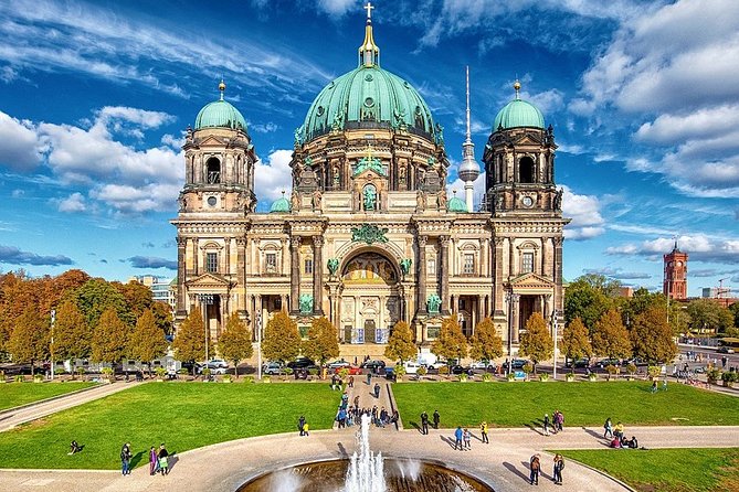 Private 4-Hour Walking Tour of Berlin With Official Tour Guide - Inclusions and Exclusions