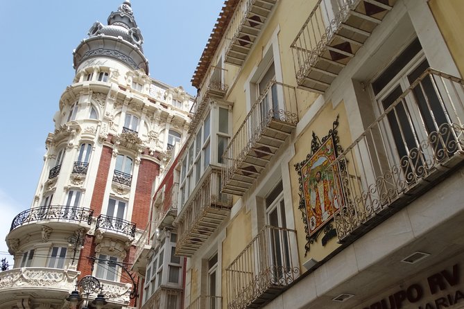 Private 4-Hour Walking Tour of Cartagena With Official Tour Guide - Accessibility and Safety
