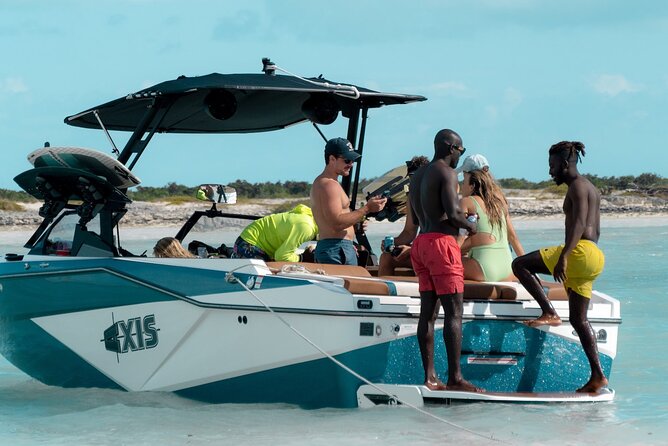 Private 4-Hr Island Escape Tour in Turks and Caicos - Boat and Crew