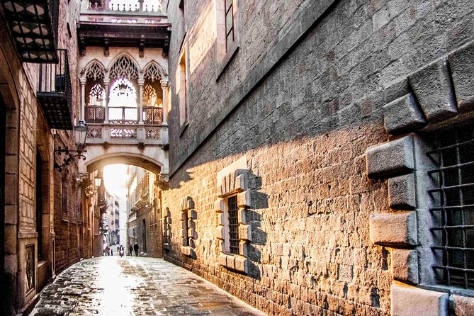 Private 4 Hs City Tour of Barcelona and La Roca Village 5 Hours With Pick up - Exploring Barcelona