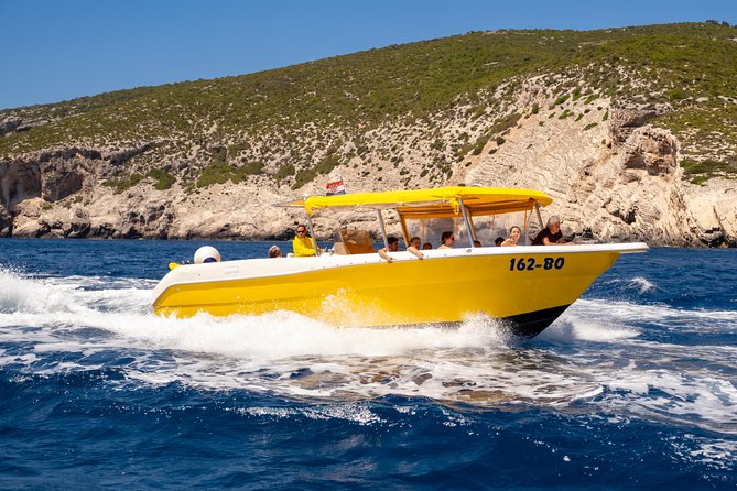 Private 4 Islands Tour (Golden Horn, Hvar, Pakleni Islands, ŠOlta) - Pickup and Meeting Details