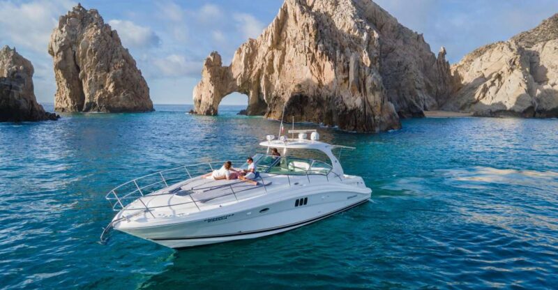 Private 45 Yacht in Cabo - Key Points