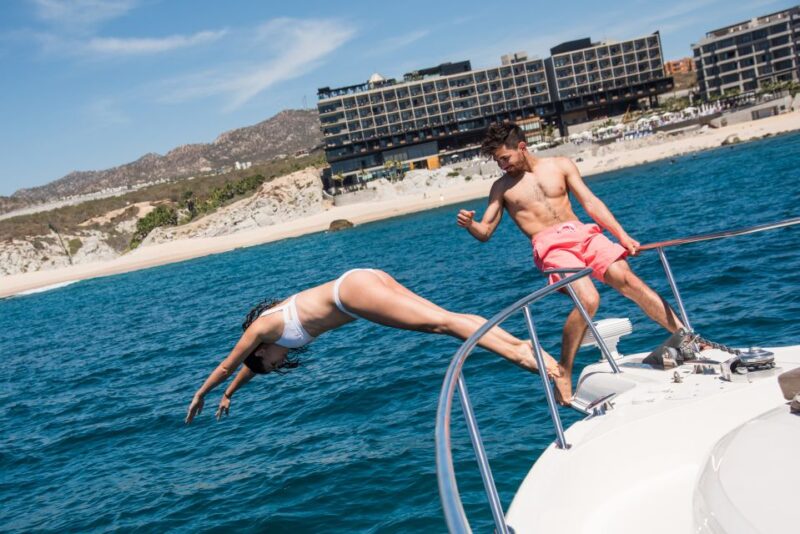 Private 45 Yacht in Cabo - Tour Guide and Language