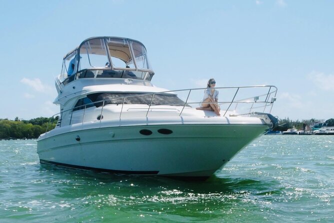 Private 46 FT Yacht Rental in Cancun Bay - Yacht Specifications and Capacity