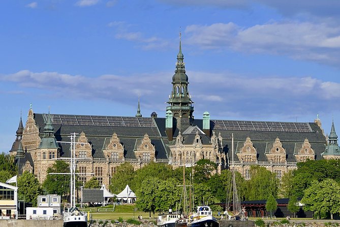 Private 4h VIP City Tour by Limousine Car and Guide in Stockholm - Limousine Details