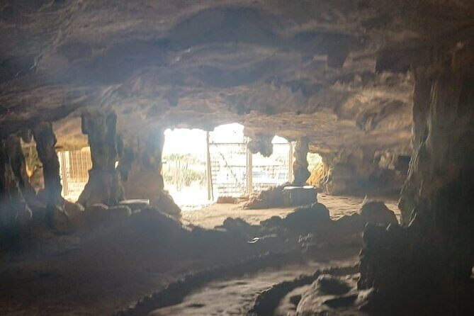 Private 4x4 Natural Pool, Caves & Baby Beach by Cross Aruba Tours - The Transport and Guide Experience