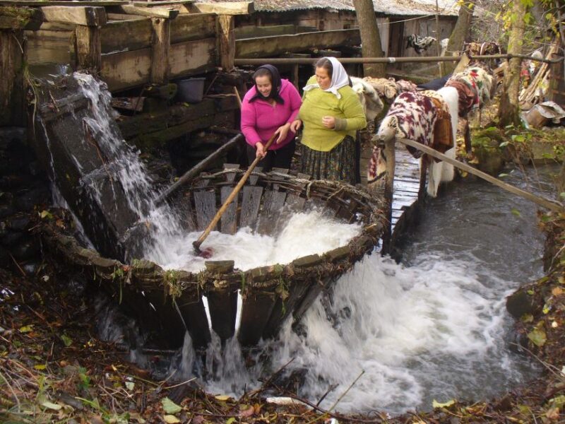 Private 5-Day Tour of Bucovina and Maramureș - Key Points