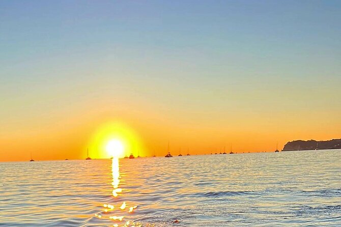 Private 5h Cruise Catamaran Santorini BBQ ,Drinks, Transfer - Catering Options