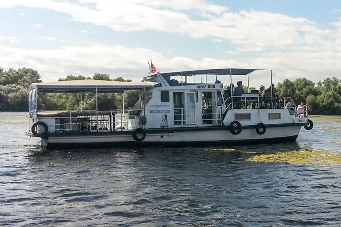 Private 6-7h Classic Boat Tour - Accessibility and Participation