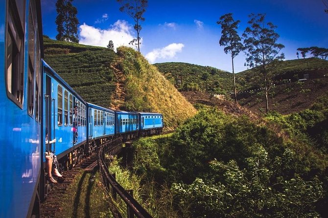 Private 6-Day Sightseeing Tour Around Sri Lanka - Traveler Information