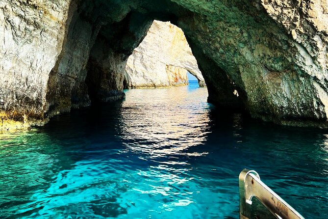 Private 7m 250HP Speed Boat Tour Shipwreck Blue Caves up to 8pax - Meeting Point