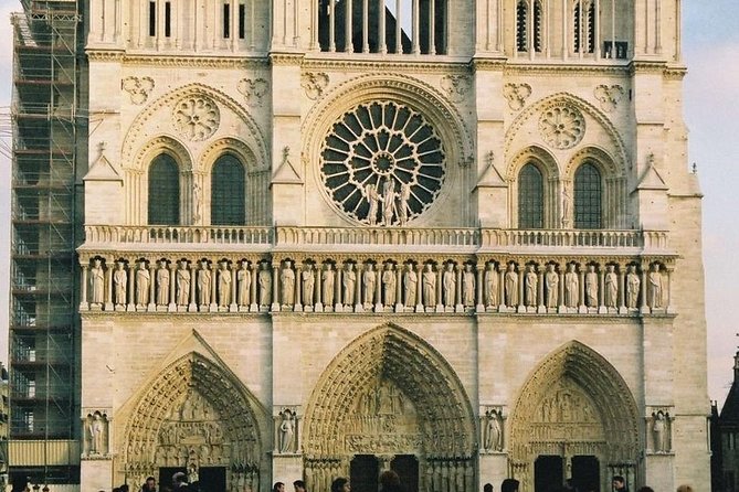 Private 8-Hour City Tour of Paris With Driver and Official Guide - Hotel Pick up - Group Size Variability