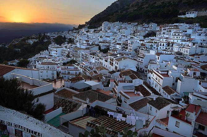 Private 8-Hour Tour to Mijas Marbella and Puerto Banús From Malaga - Pickup Information