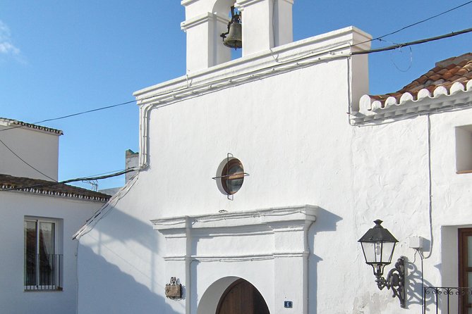 Private 8-Hour Tour to Mijas Marbella and Puerto Banús From Malaga - Accessibility and Participation