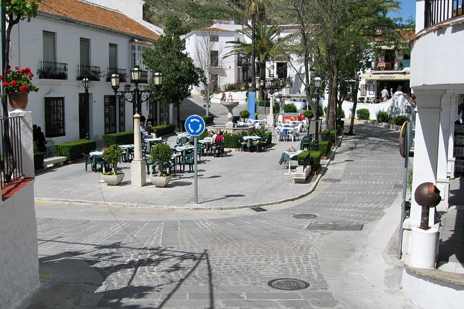 Private 8-Hour Tour to Mijas Marbella and Puerto Banús From Malaga - Marbella: Glamour and Charm