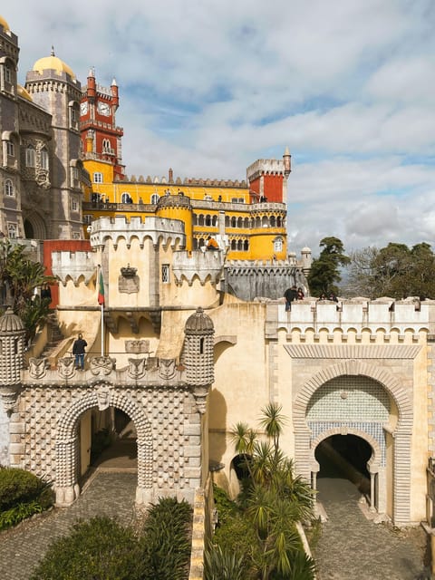 Private 8h Tour: Sintra, Pena Palace, Roca Cape, Cascais - Recap