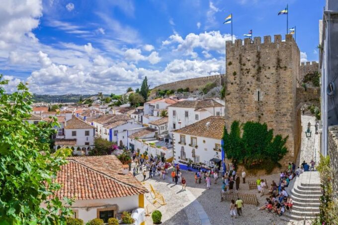 Private 8H Tour to Fátima, Batalha, and Óbidos From Lisbon - Visiting Batalha Monastery